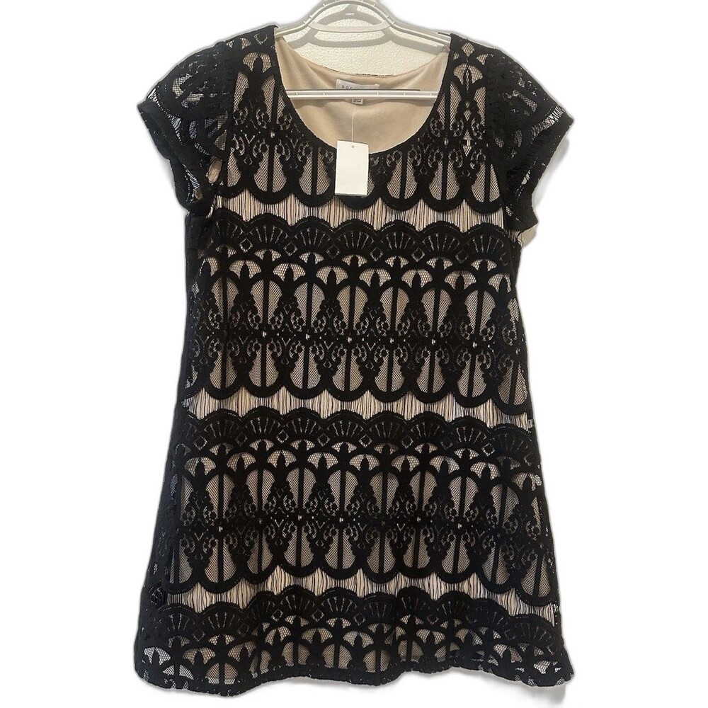SOCIALITE Short Sleeve Black Lace Shift Dress Size Medium Round Neck Boho NWT